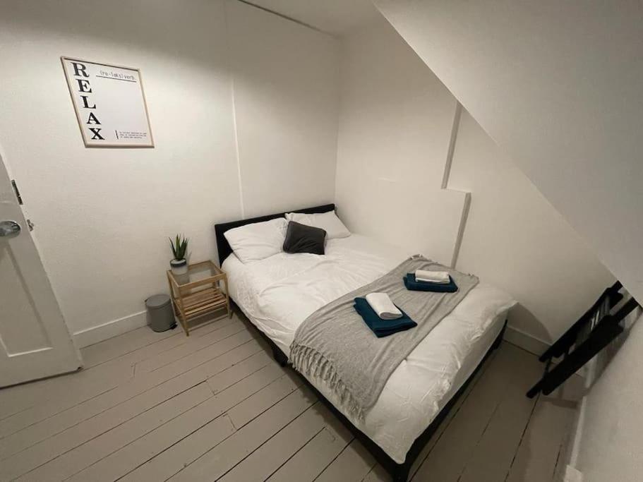 Beautiful 2 Bedroom On Tower Bridge Londres Extérieur photo