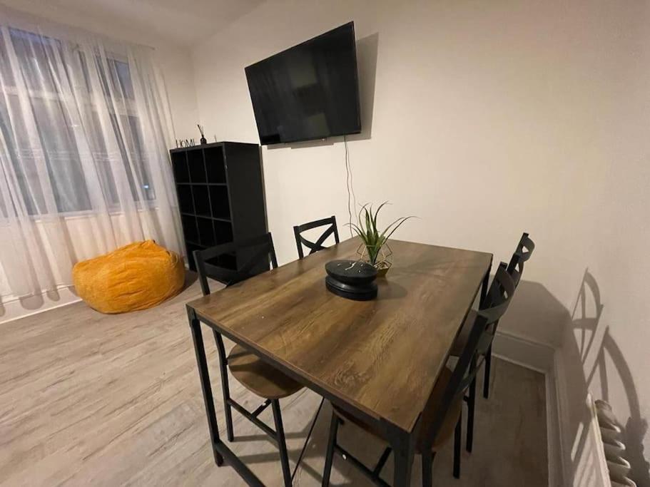 Beautiful 2 Bedroom On Tower Bridge Londres Extérieur photo