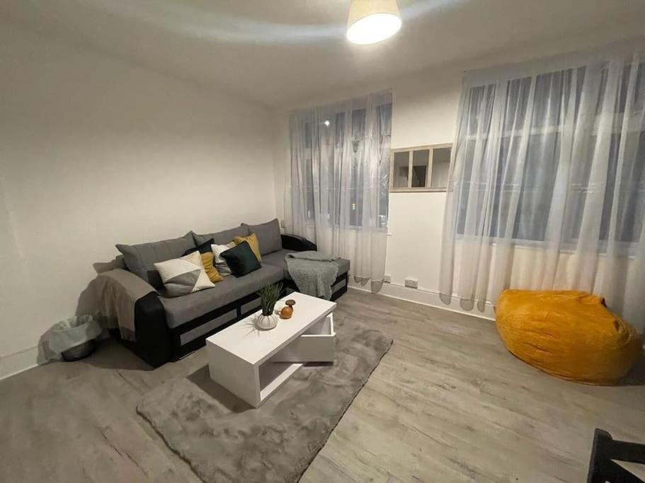 Beautiful 2 Bedroom On Tower Bridge Londres Extérieur photo
