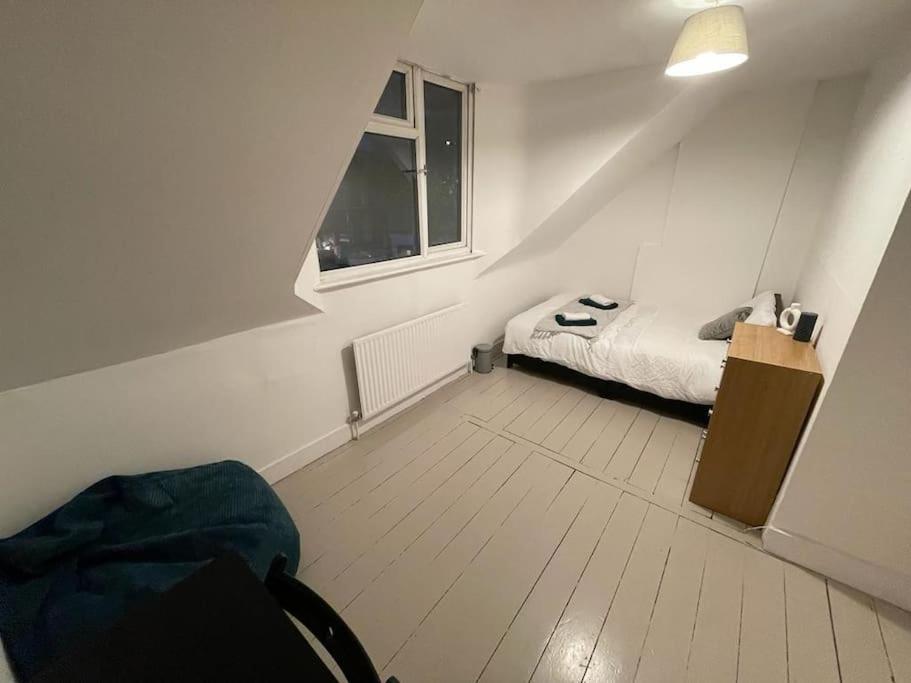 Beautiful 2 Bedroom On Tower Bridge Londres Extérieur photo