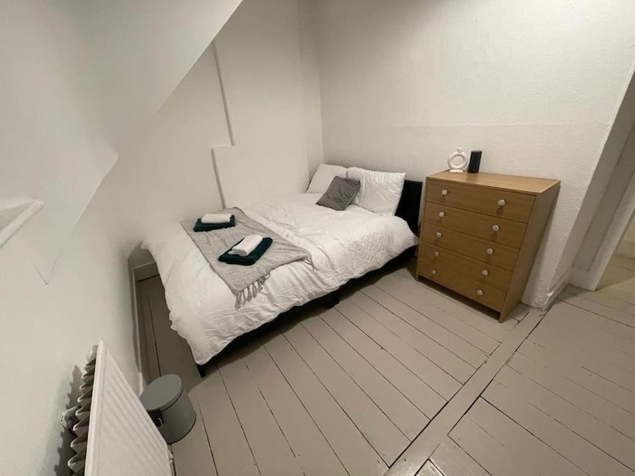 Beautiful 2 Bedroom On Tower Bridge Londres Extérieur photo
